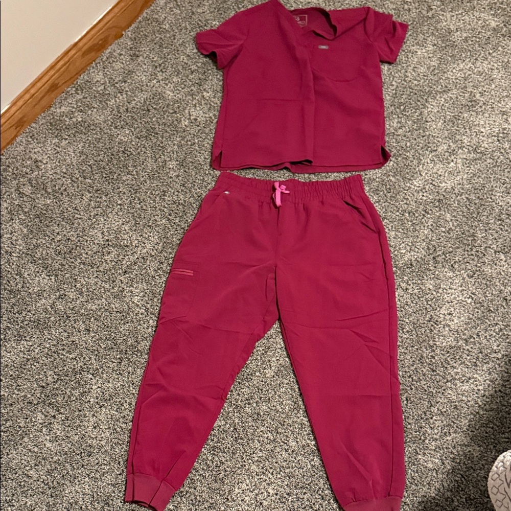 Figs Women's Pink Scrub Set